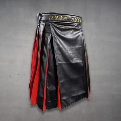 Kilt plissé en cuir noir et rouge